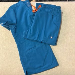 Figs scrub set size small